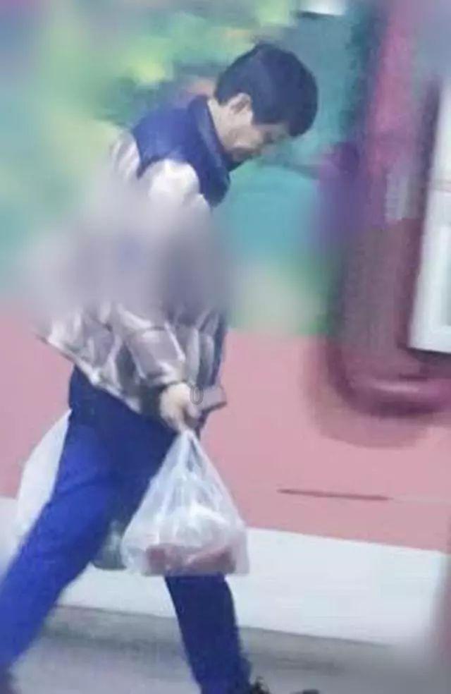 泫雅龙俊亨官宣恋情!曾自曝深夜约会男方